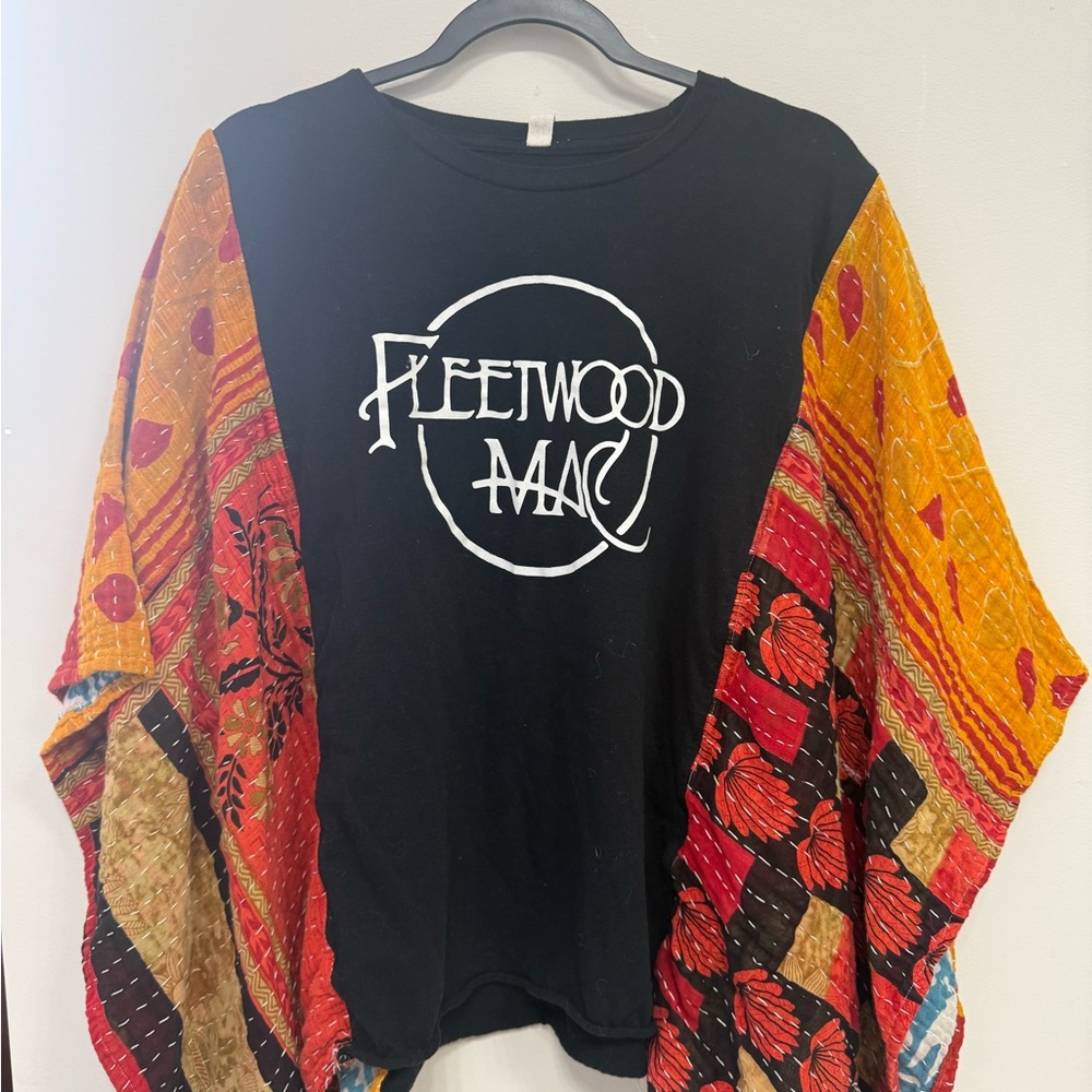 Fleetwood Mac Black and Multicolor Kimono Sleeve poncho top